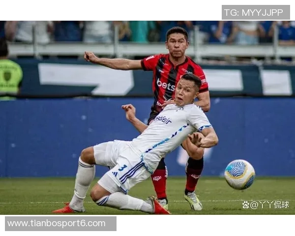 克鲁塞罗门将卡西奥遭队友膝盖撞击意外休克紧急被换下