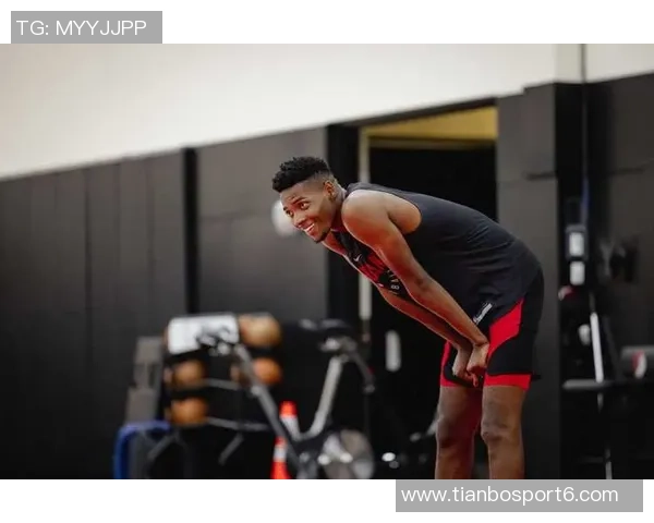 布兰登米勒全能表现15投9中砍下24分5篮板7助攻3抢断1盖帽三分球命中率高达57