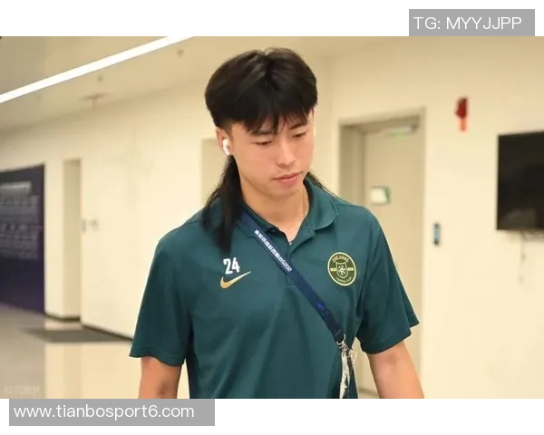 汪士钦本届表现起伏不定失误导致丢球却在对阵韩国U22中全场拼搏